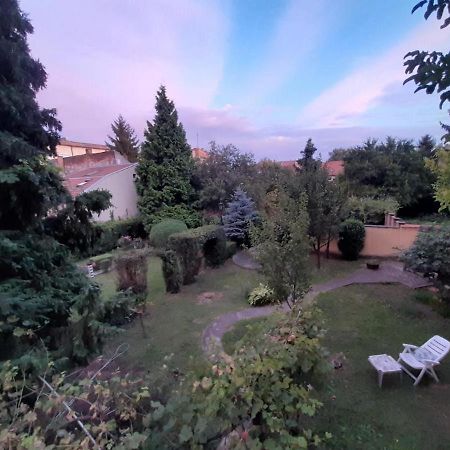 Апартаменты Cocic Garden Осиек Экстерьер фото