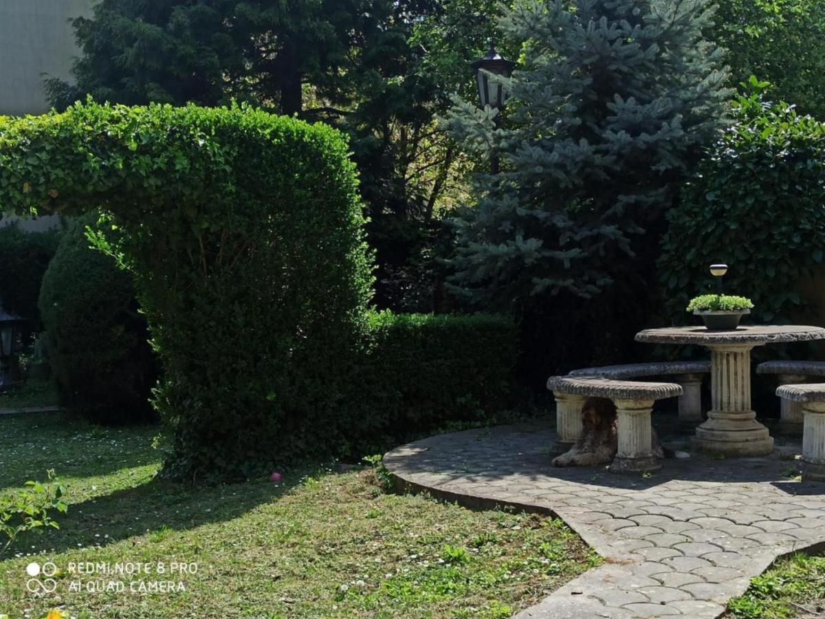 Апартаменты Cocic Garden Осиек Экстерьер фото